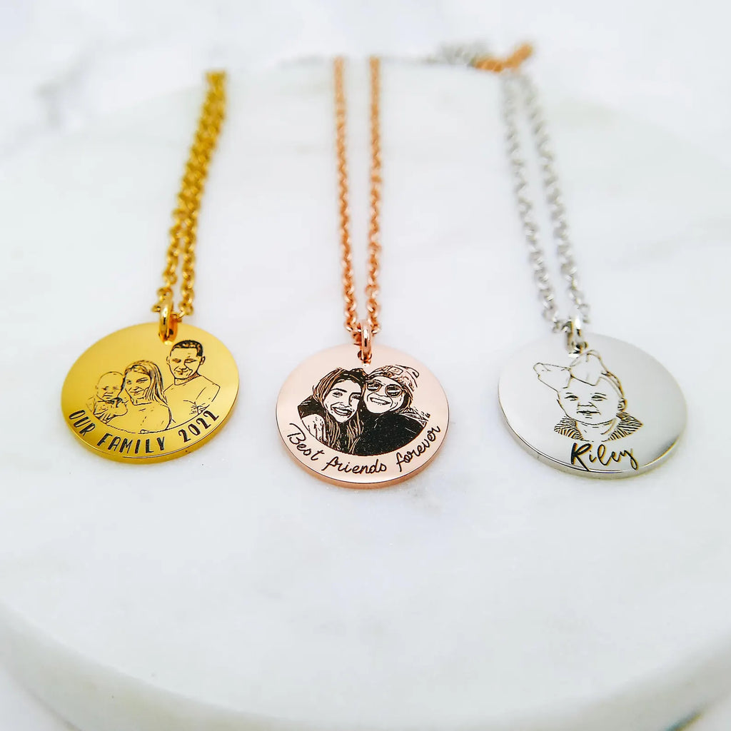 Custom Portrait Necklace with Name – Personalized Memorial Jewelry for Loved Ones