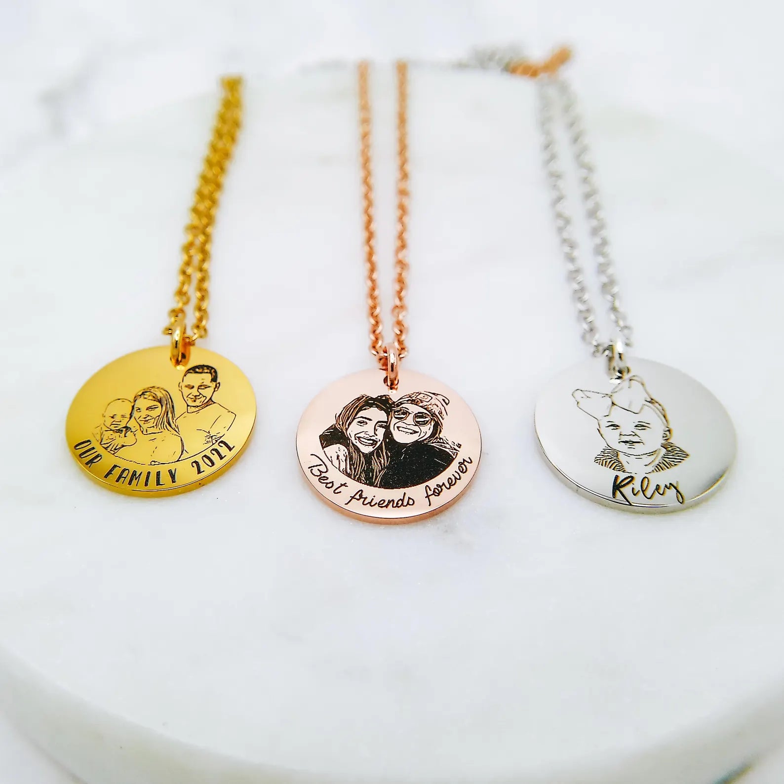 Custom Portrait Necklace with Name – Personalized Memorial Jewelry for Loved Ones